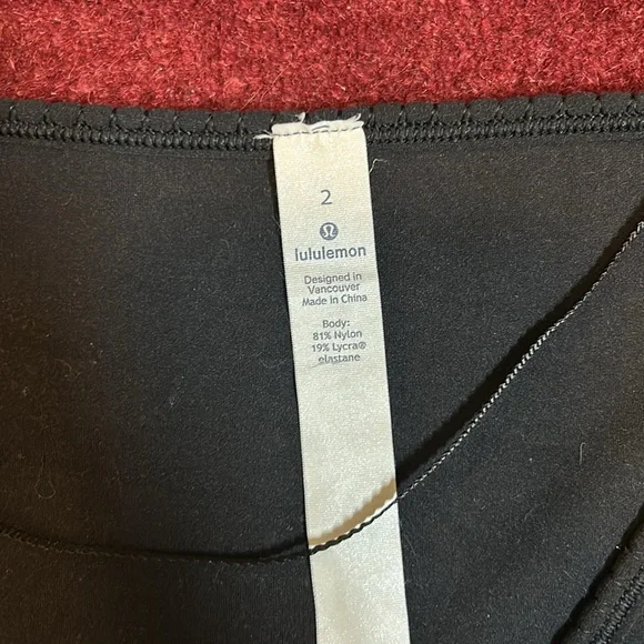 Lululemon full freedom black long sleeve top size 2 - Picture 6 of 6